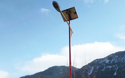 阿里如何选择高质量的太阳能路灯材料：全方位指南