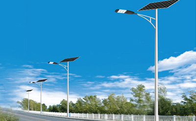 农村道路装阿里太阳能路灯选多大瓦数实测