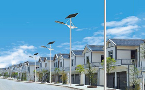 阿里太阳能路灯配置与在乡村道路照明中的应用